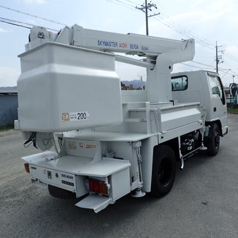 いすゞエルフ 高所作業車
