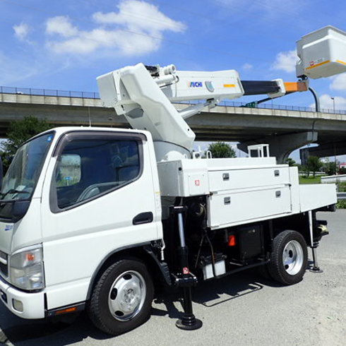 三菱　ｷｬﾝﾀｰ　高所作業車　4WD　電工