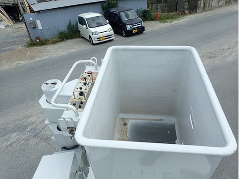 高所作業車バケット内
