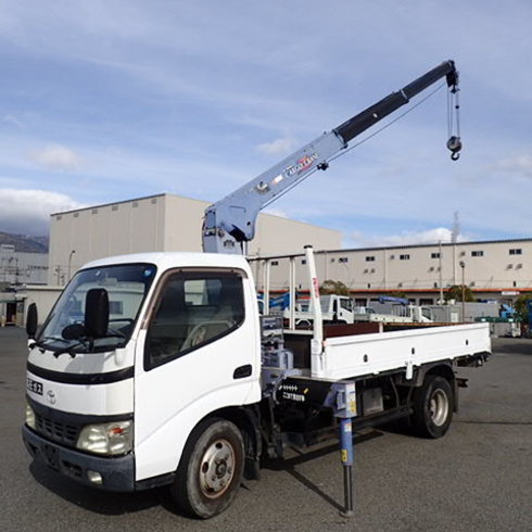 走行少なめ、ラジコン付き3段クレーン入荷！H16 トヨタダイナ 2t 標準