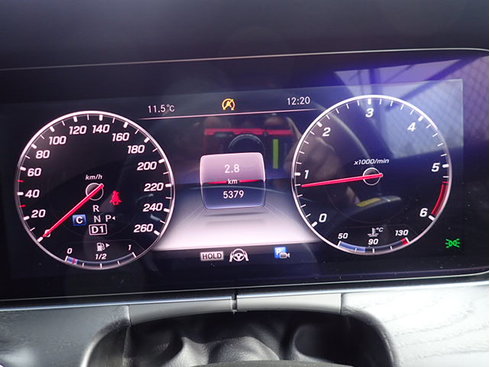 メルセデス　ベンツ Eクラス ステーションワゴン E220d アバンギャルド スポーツ