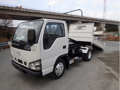 マツダ　タイタン　イスズ　エルフ　2t