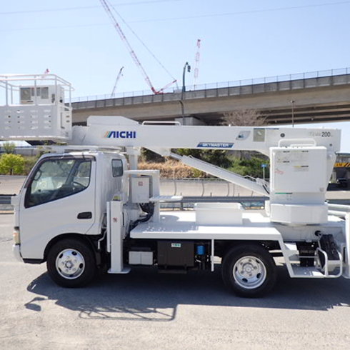 看板、塗装、通信工事の高所作業車