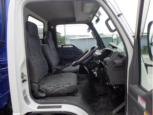 トラック室内　大阪中古トラック　大阪再生中古トラック　トラック123　TRUCK123