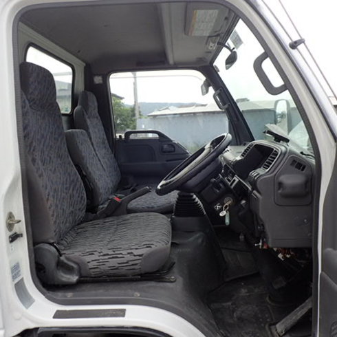 トラック室内　大阪中古トラック　大阪再生中古トラック　トラック123　TRUCK123