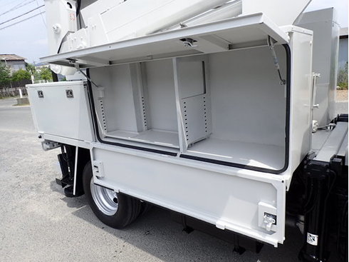 高所作業車工具箱　外壁・屋根の施工　看板工事　街路樹の手入れ　工場・街路灯・信号機やビルのメンテナンス
