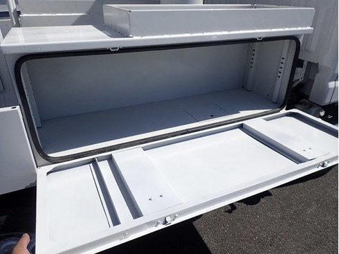 左右工具箱　TRUCK123 有限会社フリーマーケット123　看板設置　外壁塗装