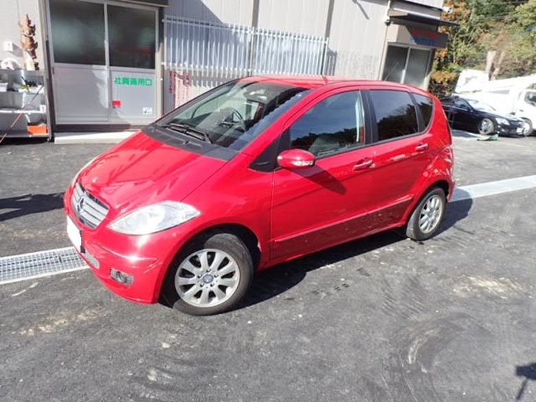 オシャレな赤いベンツ、コンパクトで乗りやすい車です！H19