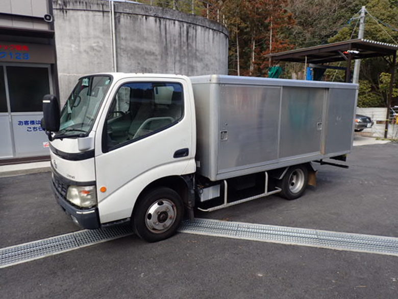 #トヨタ 1987年 1000台達成記念タイタックピンP-2
