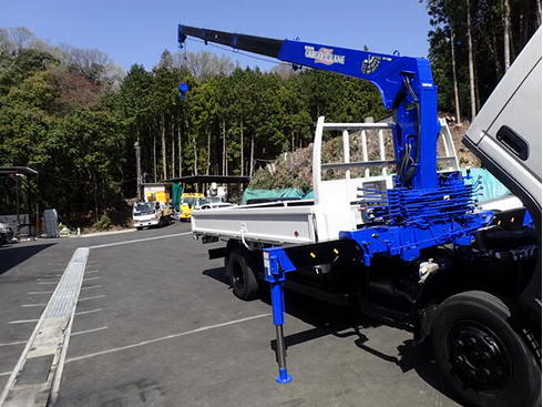 ワイドアウトリガ　2.9t吊り　安定感　メンテナンスしやすい
