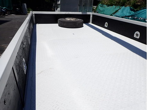 足場　鉄筋　建設　設備　運送