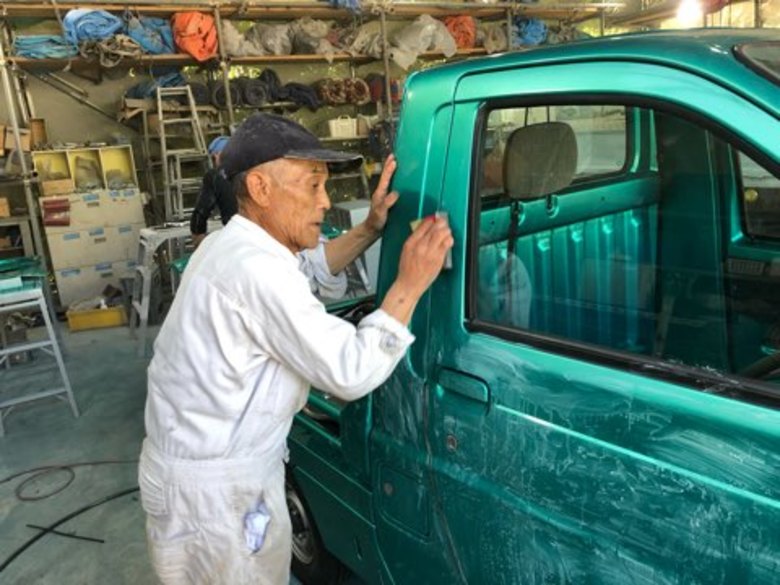 クリアー塗装後 仕上げのミゼット2磨き作業 塗装と溶接 基礎知識 スタッフblog 大阪の再生中古トラック専門店 販売 買取 トラック１２３