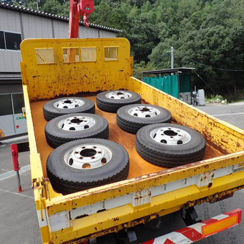 荷台下カゴ　キャビン上デッキ　パトライト　　