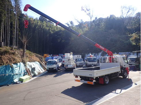 資材搬入　スクラップ　産廃　建設　運送