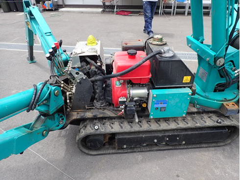 狭所　傾斜地　不整地　山