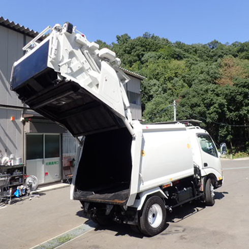 ごみ収集車　清掃車　プレス式　圧縮版式　万能