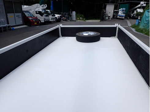 アオリ水平チェーン　床鉄板　荷台低め　高床