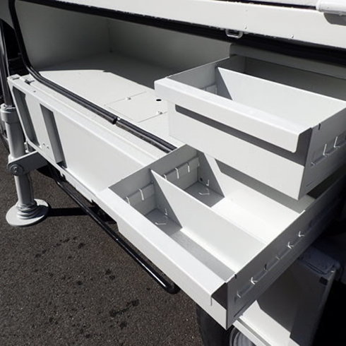 アイチコーポレーション　年次点検　長物入れ　小型トラック