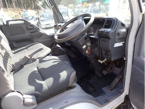 ユニック車　クレーン車　 再生中古トラック　小型クレーン