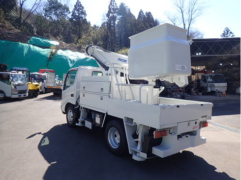 高所作業車　バケット車　アイチ　SK10B 9.7M
