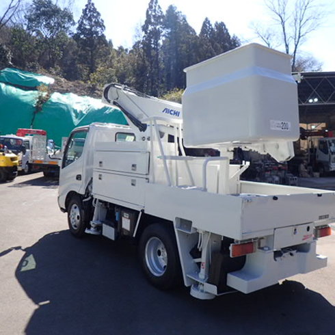 高所作業車　バケット車　アイチ　SK10B 9.7M