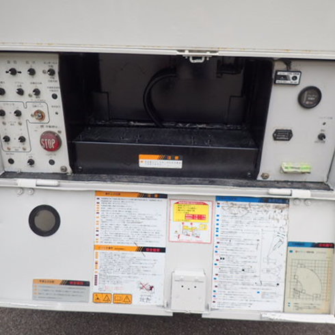 ジャッキ自動セット　アース　格納　はしごかけ　アース