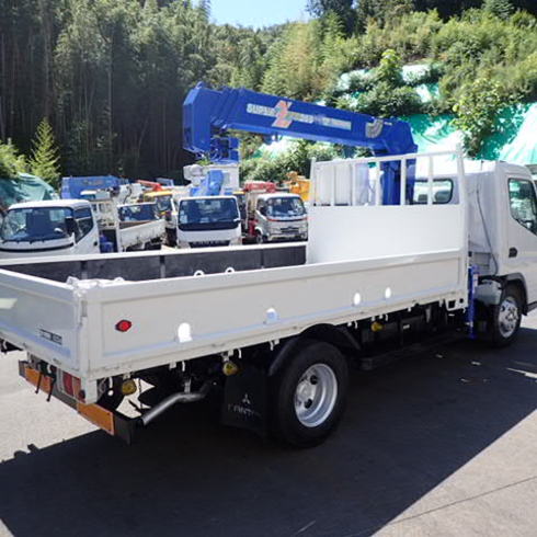 クレーン　高所作業車　ダンプ　重機　パッカー車