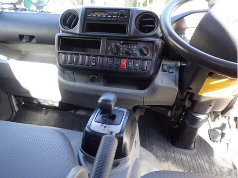 有限会社フリーマーケット123　トラック123　TRUCK123　大阪