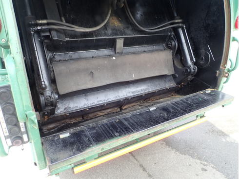 ゴミ　収集　回収　集塵車　清掃車