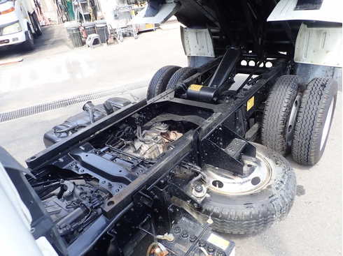 トラック足回り トラックタイヤ 