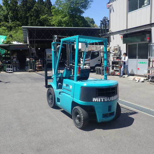 積み下ろし　工場　倉庫　運搬