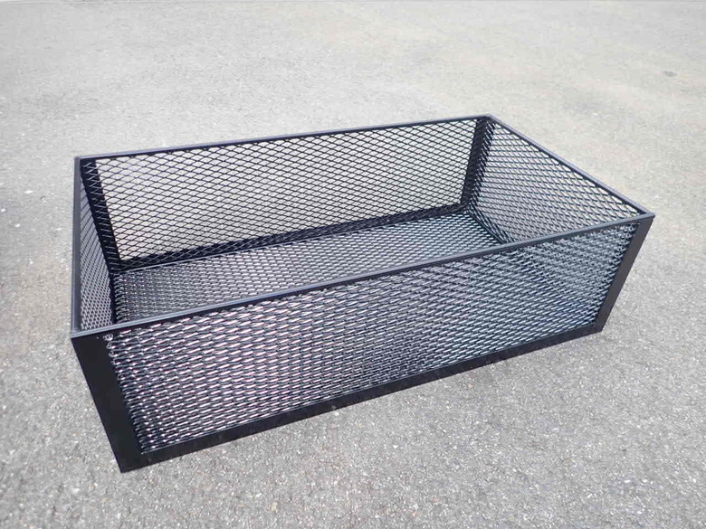 トラック用工具箱販売しております！ 荷台下用工具箱 カゴ 鉄製