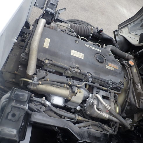 PB-AKR81AR 4HL1　4.77L　ディーゼル　軽油