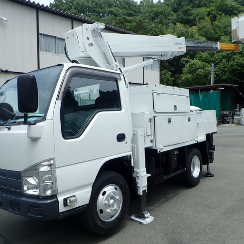 isuzu　イスズ　いすゞ　エルフ　ELF