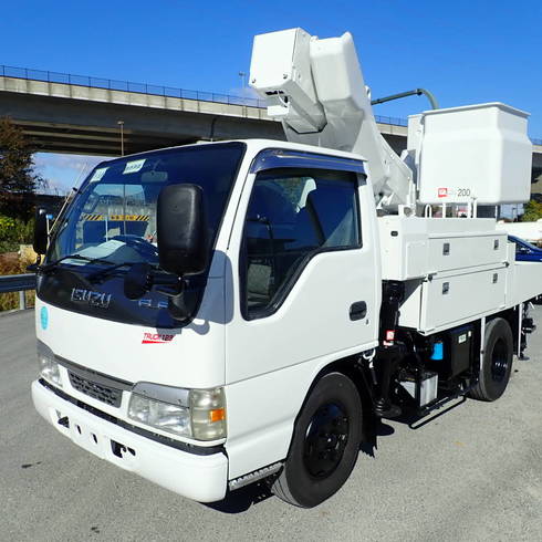 いすゞ　エルフ　高所作業車　整備　塗装
